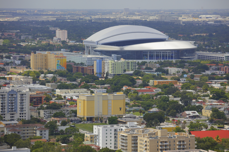 What Baseball Stadiums are in a Dome or Have a Retractable Roof